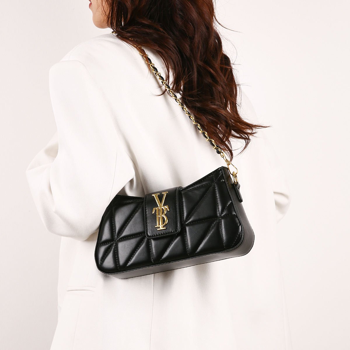 Classic Women's Quilted Chain  – обзор и цена Chain Crossbody Quilted