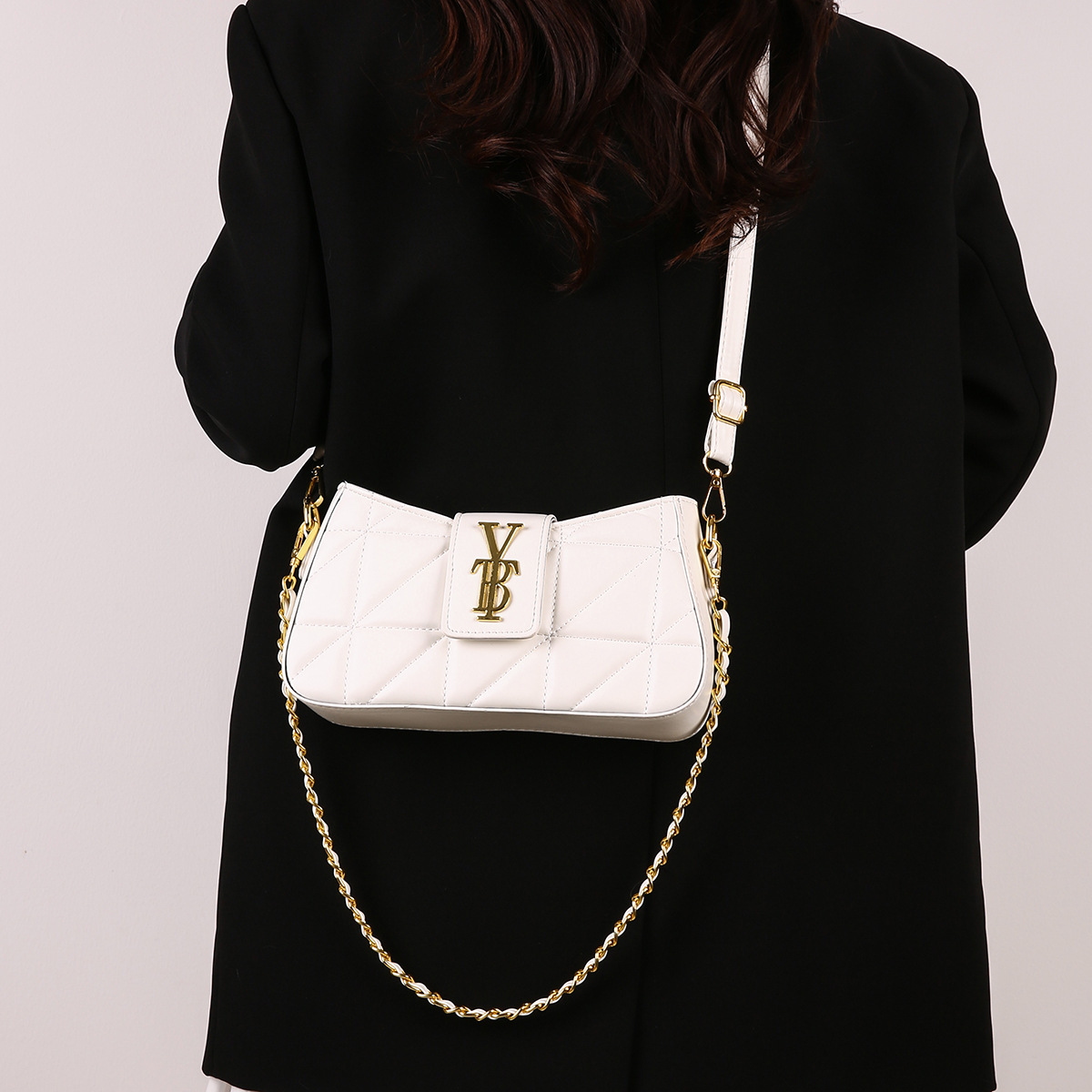 Classic Women's Quilted Chain  – обзор и цена Chain Crossbody Quilted